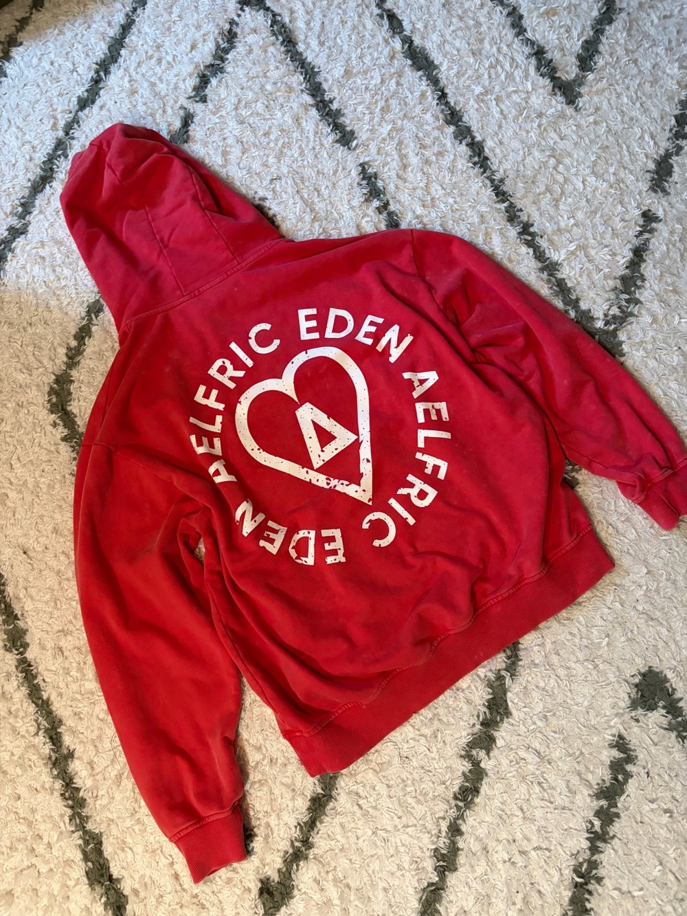 Aelfric Eden Bright Red Pullover Hoodie size large